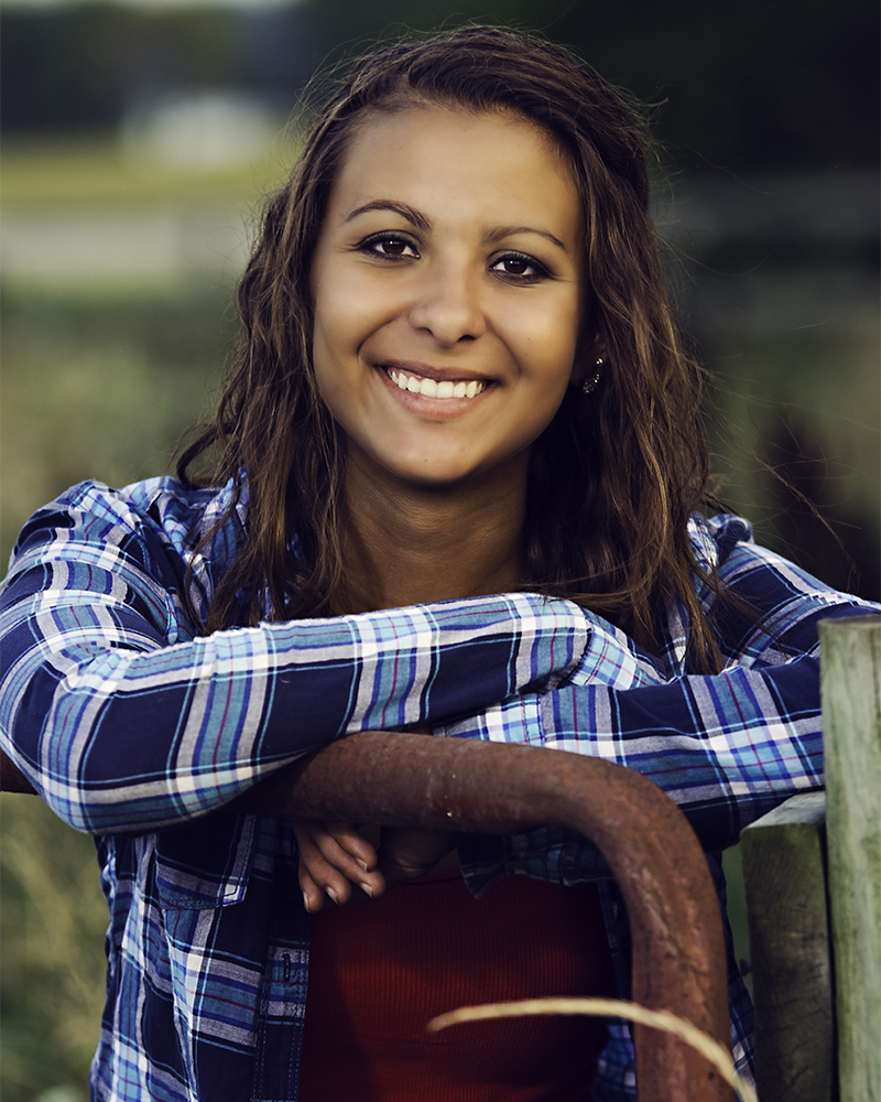 country-girl-senior-picture